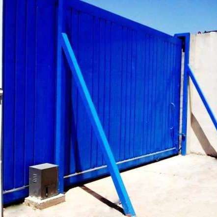 Installed ram-proof security gate